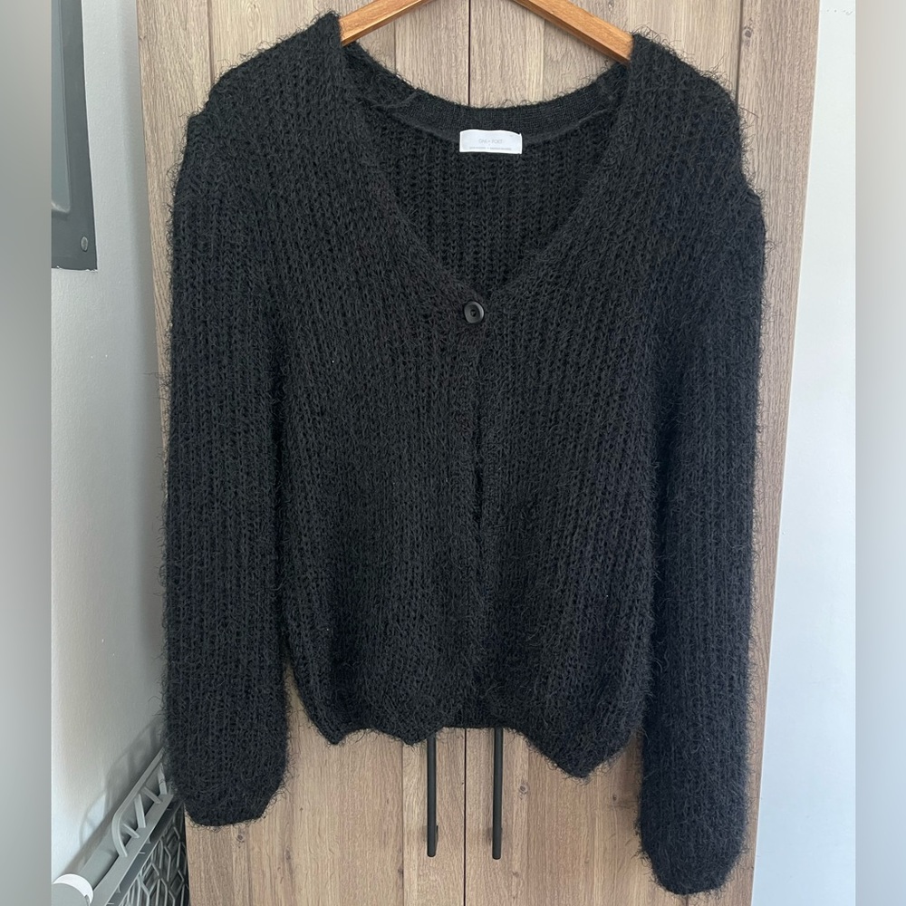 OAK & FORT FUZZY BLACK CARDIGAN SIZE SMALL